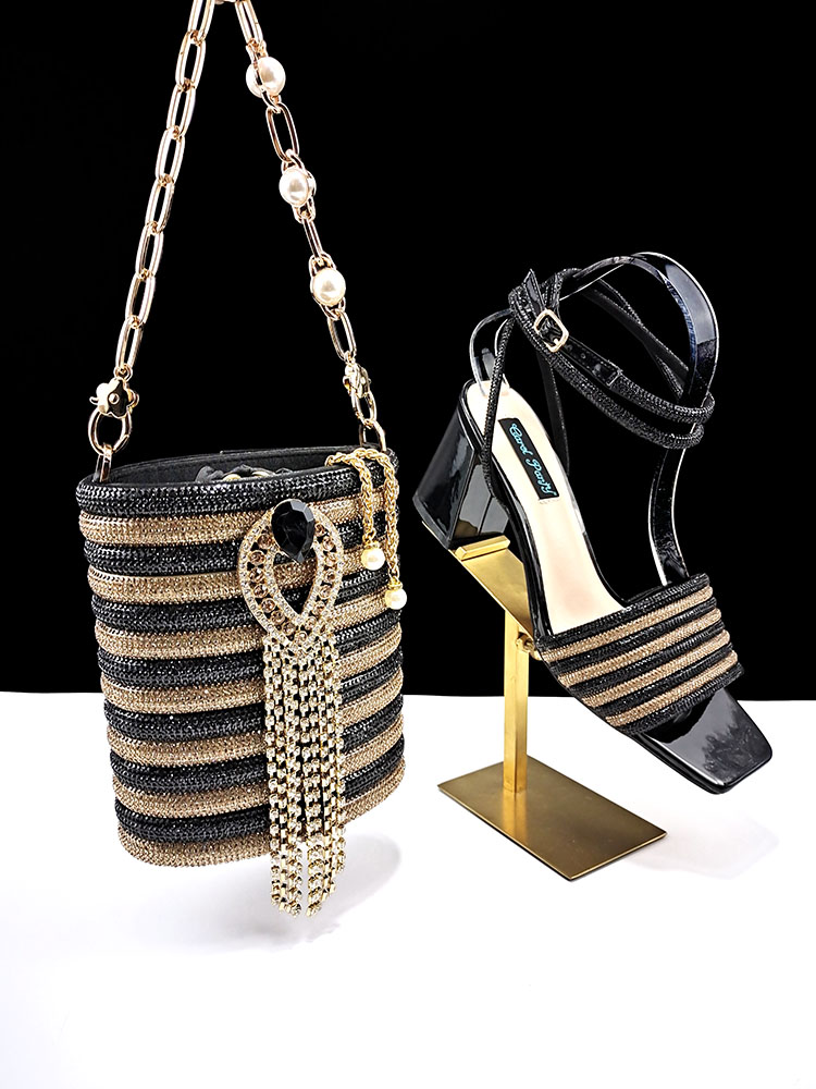 Women Bags For Wedding - Sandales et sac pour femme très