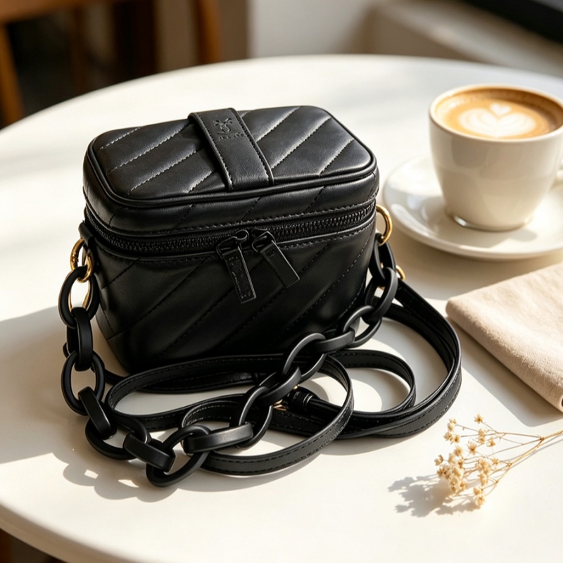 Sac de maquillage carré en cui - Women Bags Ysl avis et prix