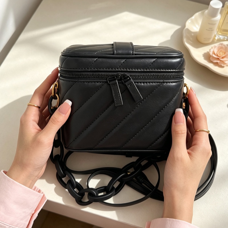 Sac de maquillage carré en cui - Women Bags Ysl avis et prix